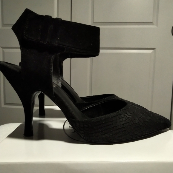 Steve Madden Heels - Picture 2 of 6